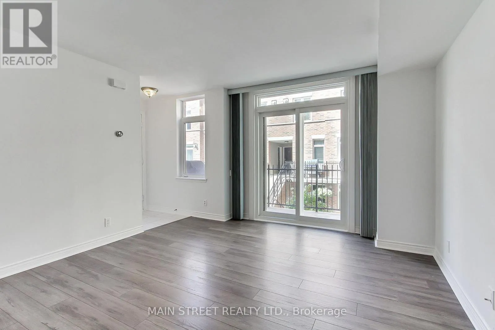 25 - 108 REDPATH AVENUE