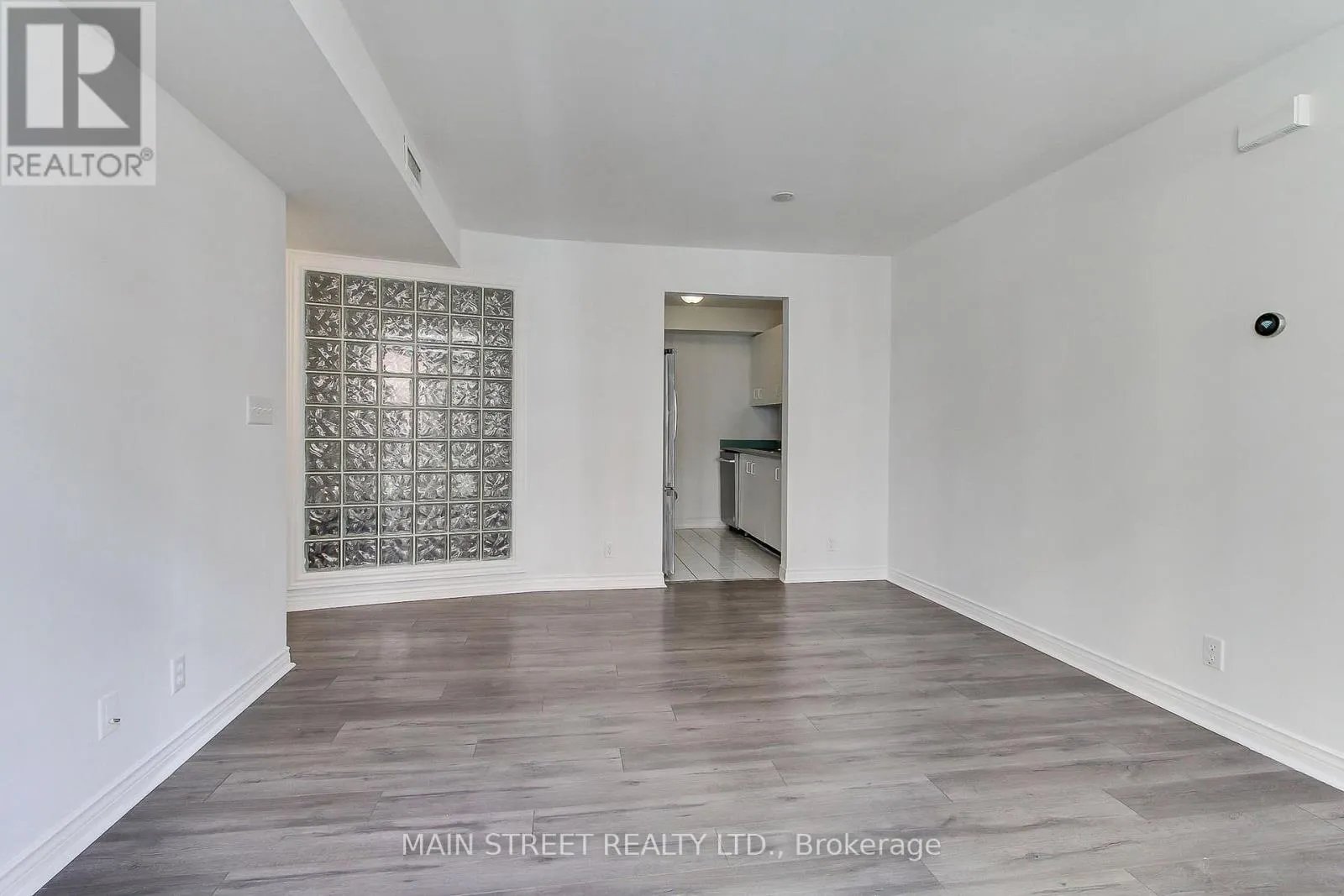 25 - 108 REDPATH AVENUE