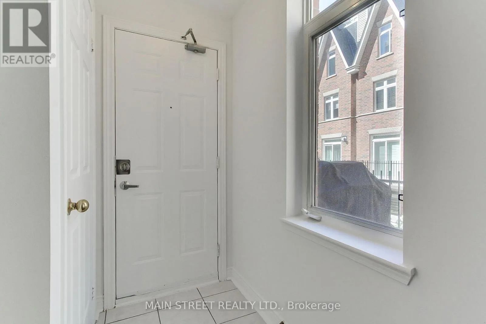 25 - 108 REDPATH AVENUE