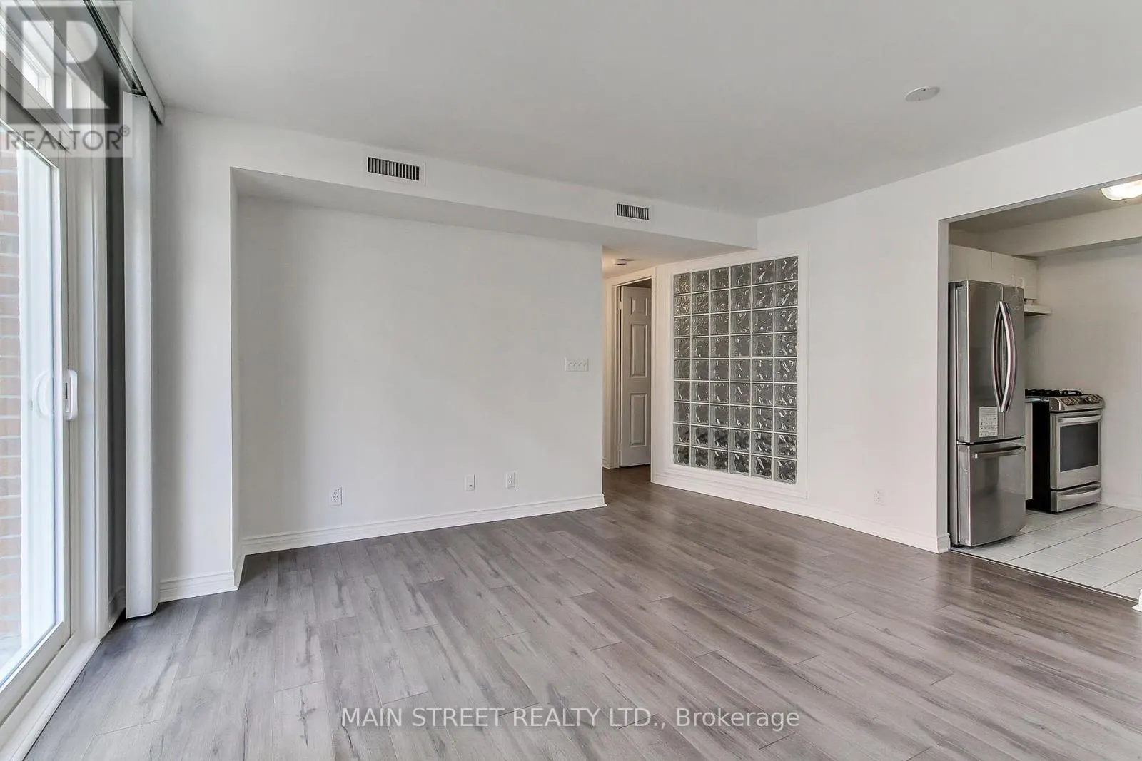 25 - 108 REDPATH AVENUE