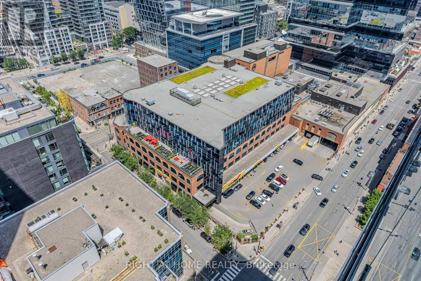 2616 - 70 PRINCESS STREET