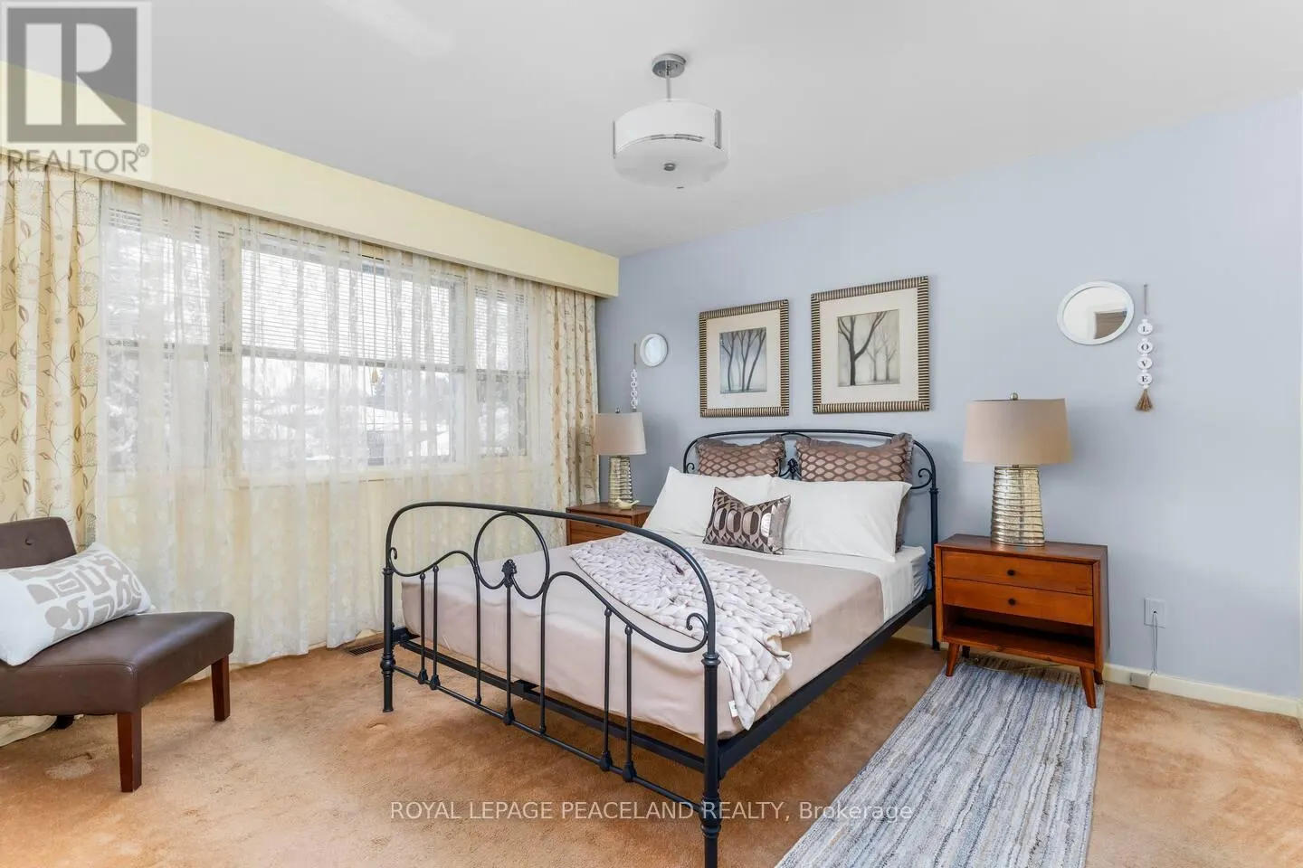 14 WHITELOCK CRESCENT