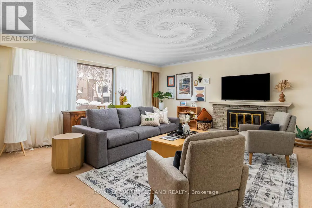 14 WHITELOCK CRESCENT