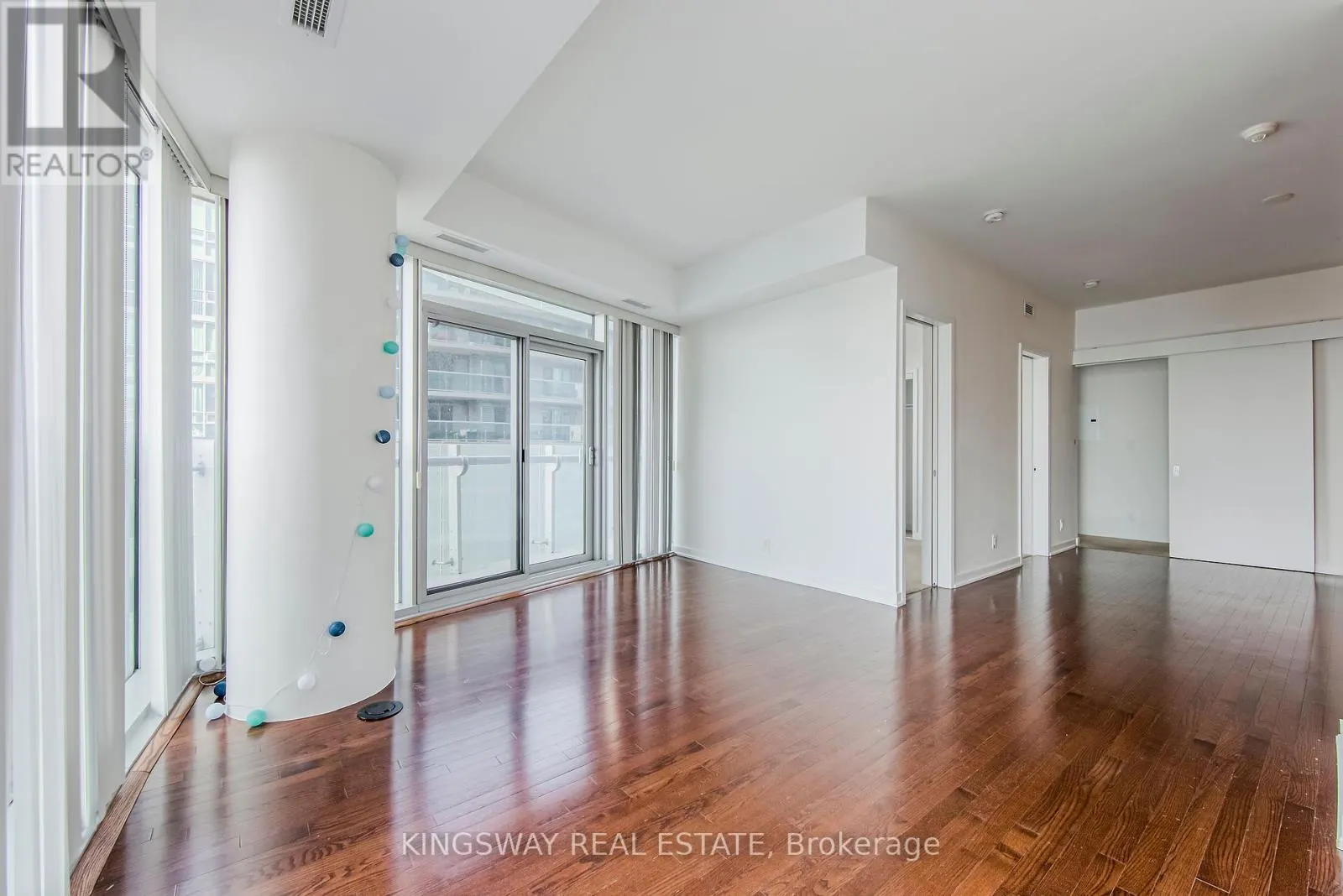 2604 - 12 YORK STREET
