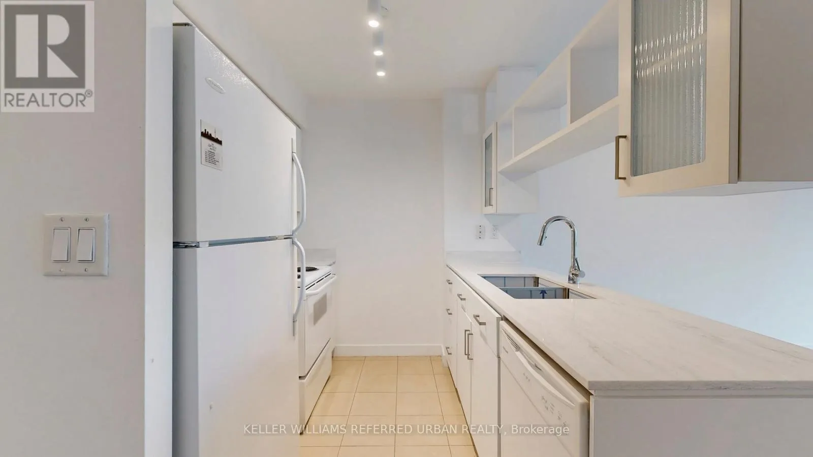 3508 - 397 FRONT STREET W