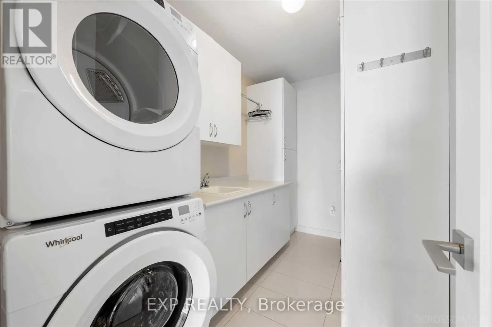 2311 - 70 ROEHAMPTON AVENUE