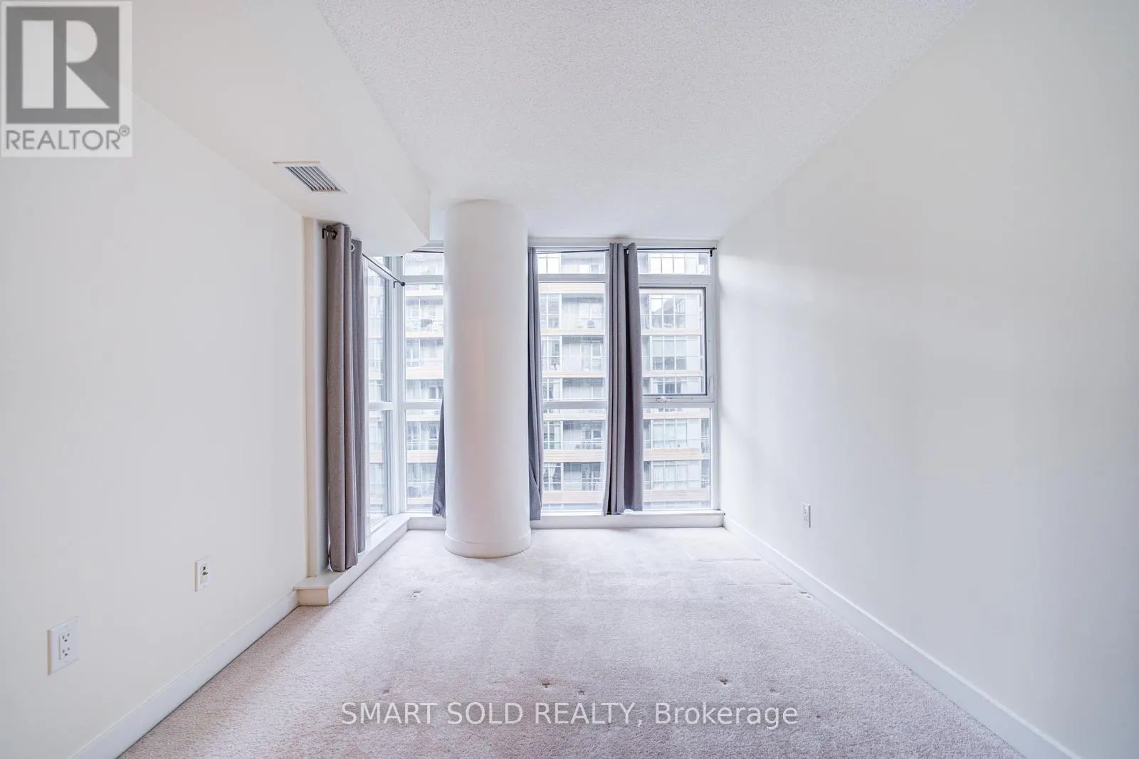 736 - 151 DAN LECKIE WAY