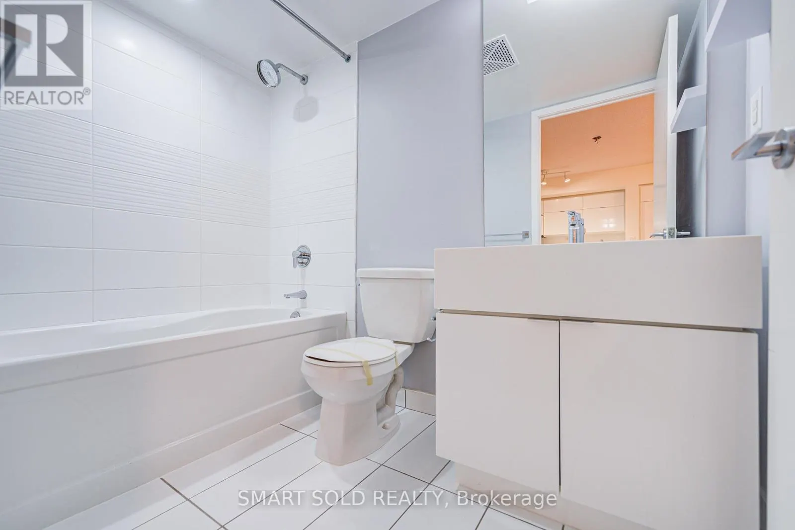 736 - 151 DAN LECKIE WAY
