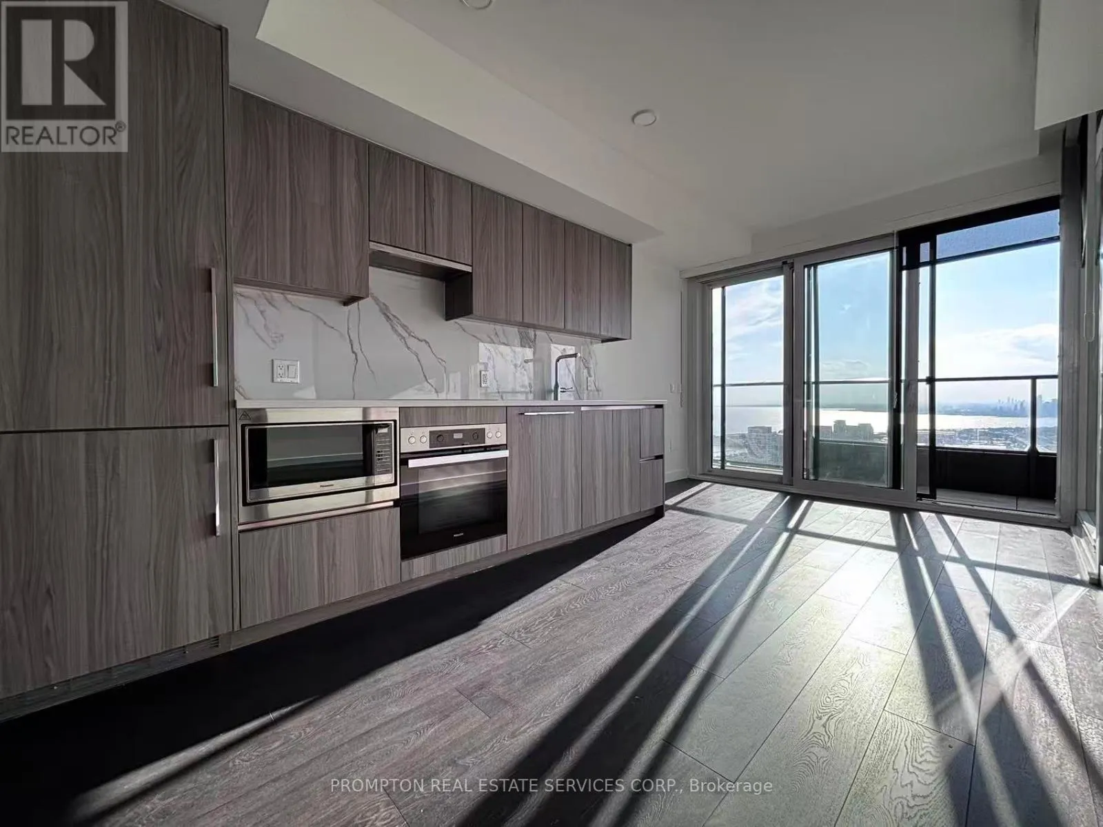 5915 - 3 CONCORD CITYPLACE WAY