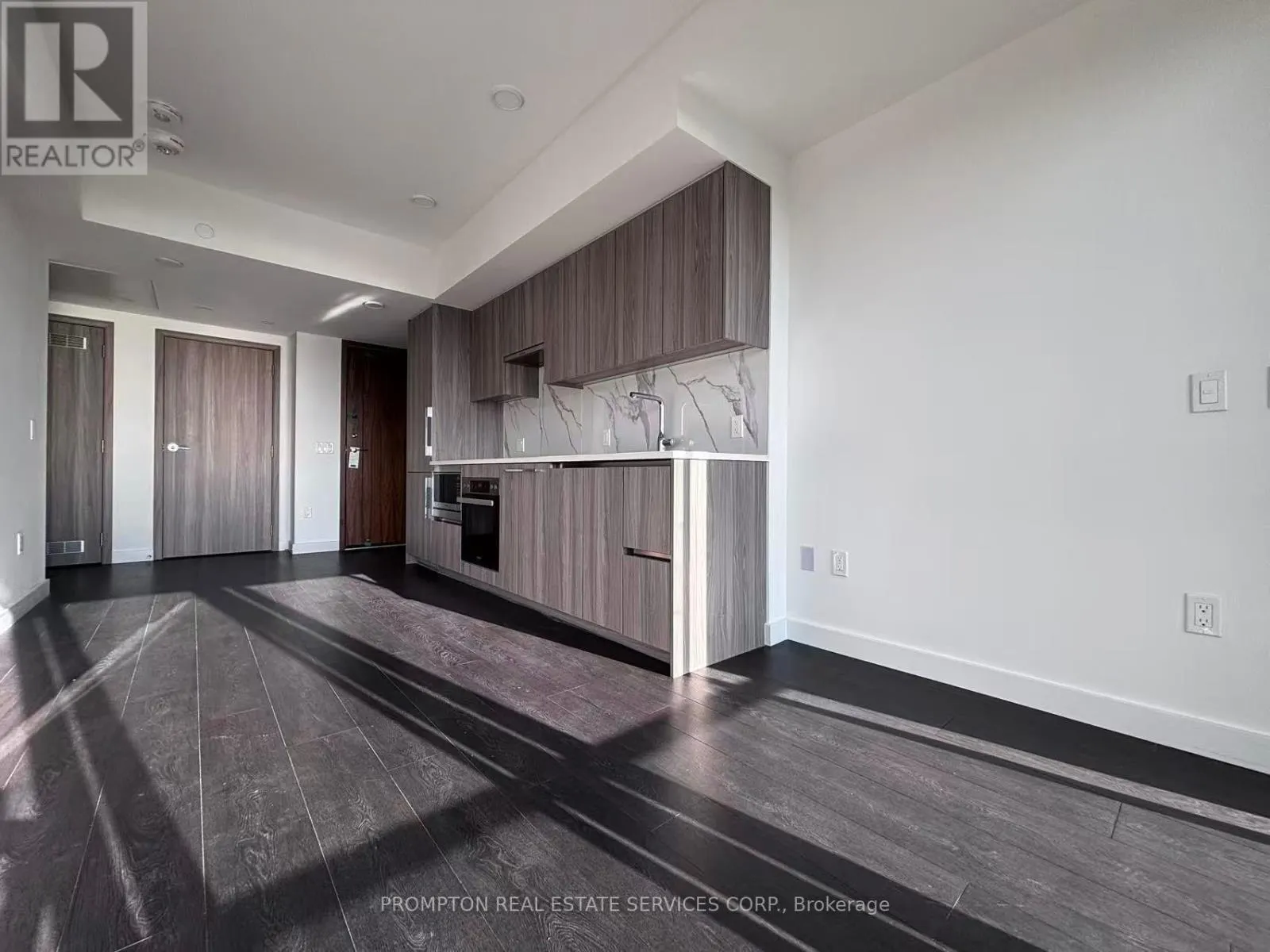 5915 - 3 CONCORD CITYPLACE WAY