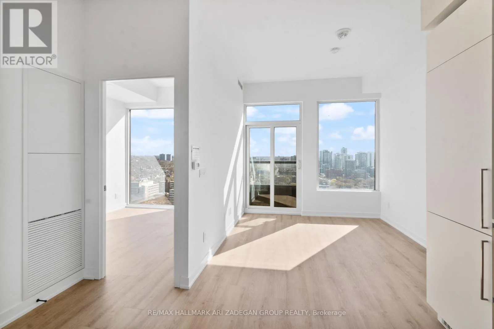 2511 - 319 JARVIS STREET