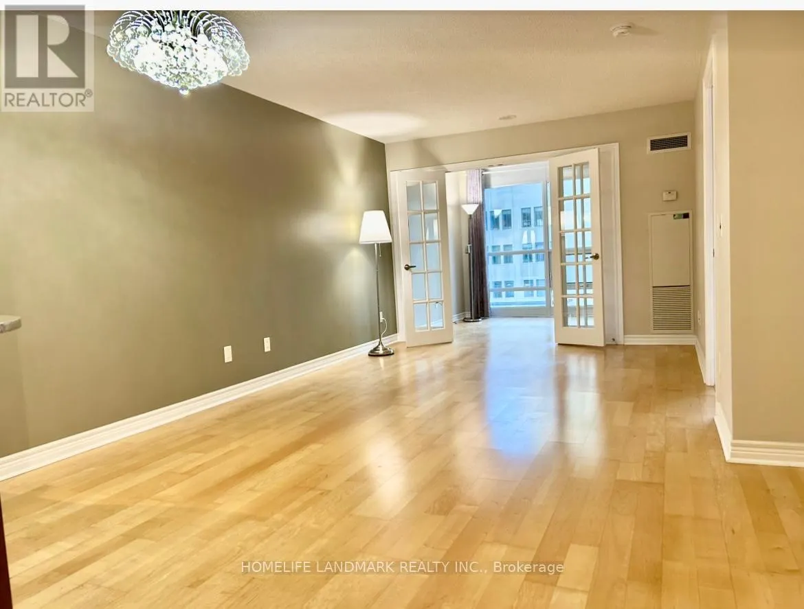 1104 - 763 BAY STREET
