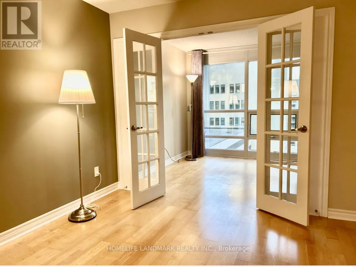 1104 - 763 BAY STREET