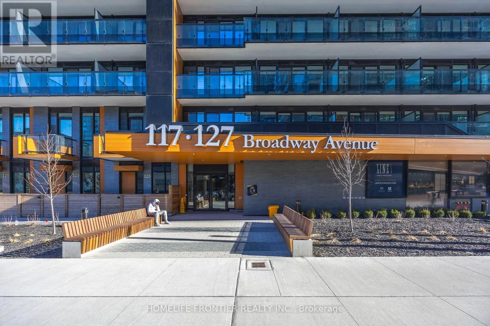 3211 - 117 BROADWAY AVENUE N