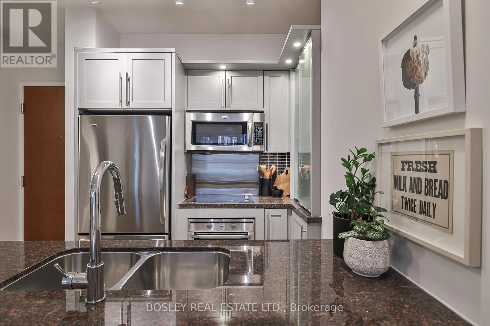 201 - 1430 YONGE STREET