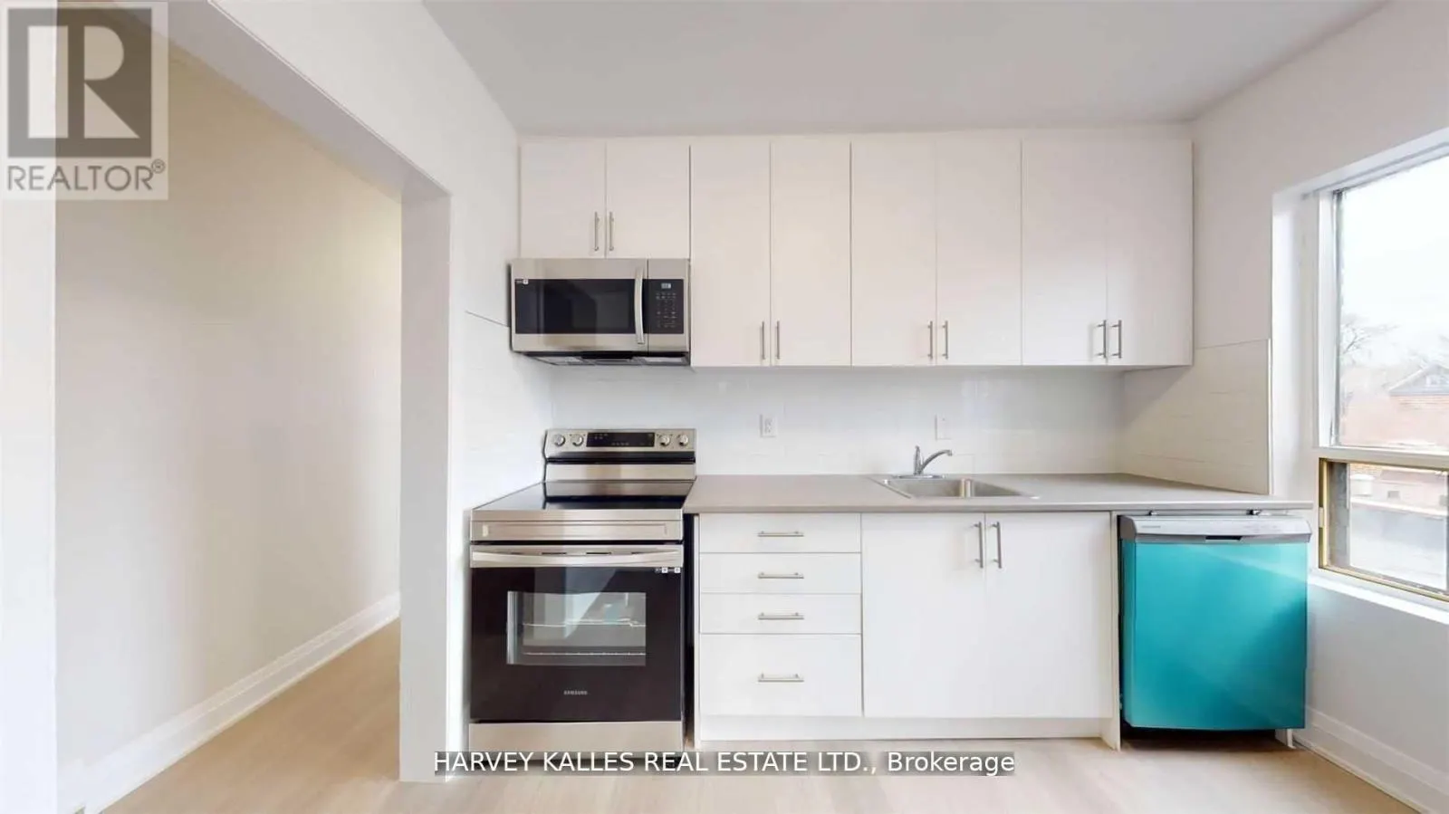 6 - 98 NORTHCLIFFE BOULEVARD