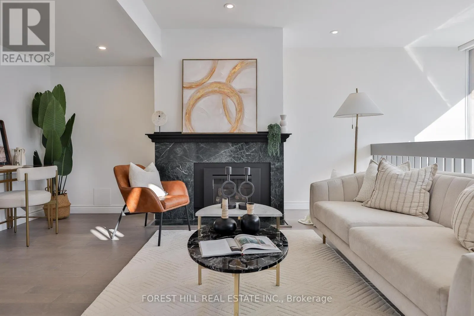 603 - 18A HAZELTON AVENUE