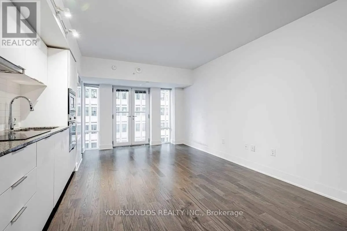 718 - 955 BAY STREET