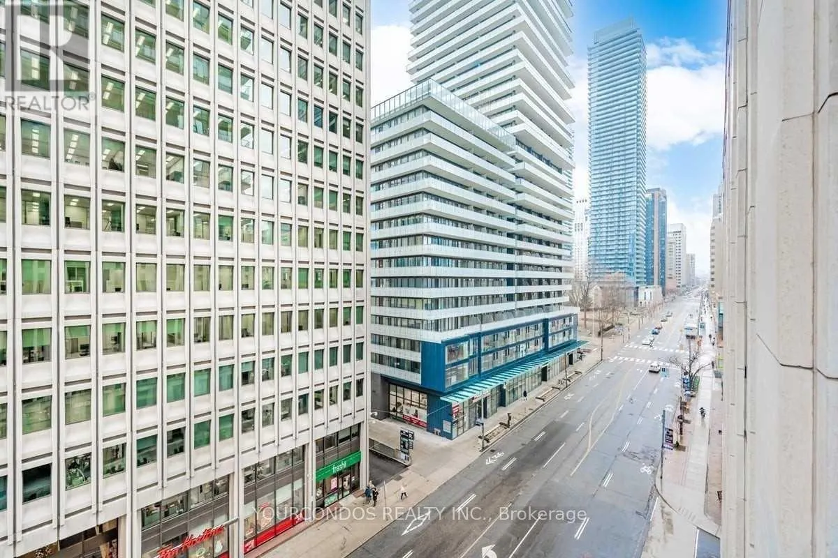 718 - 955 BAY STREET