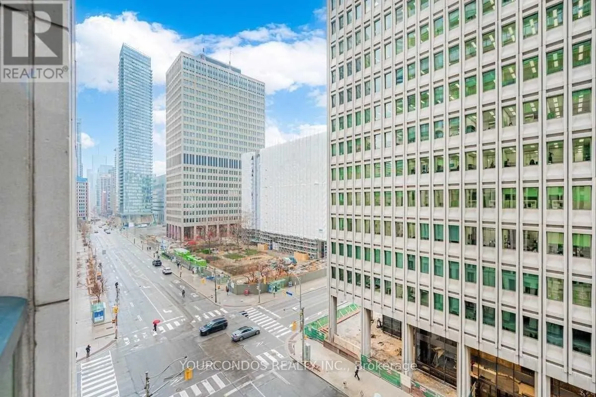 718 - 955 BAY STREET