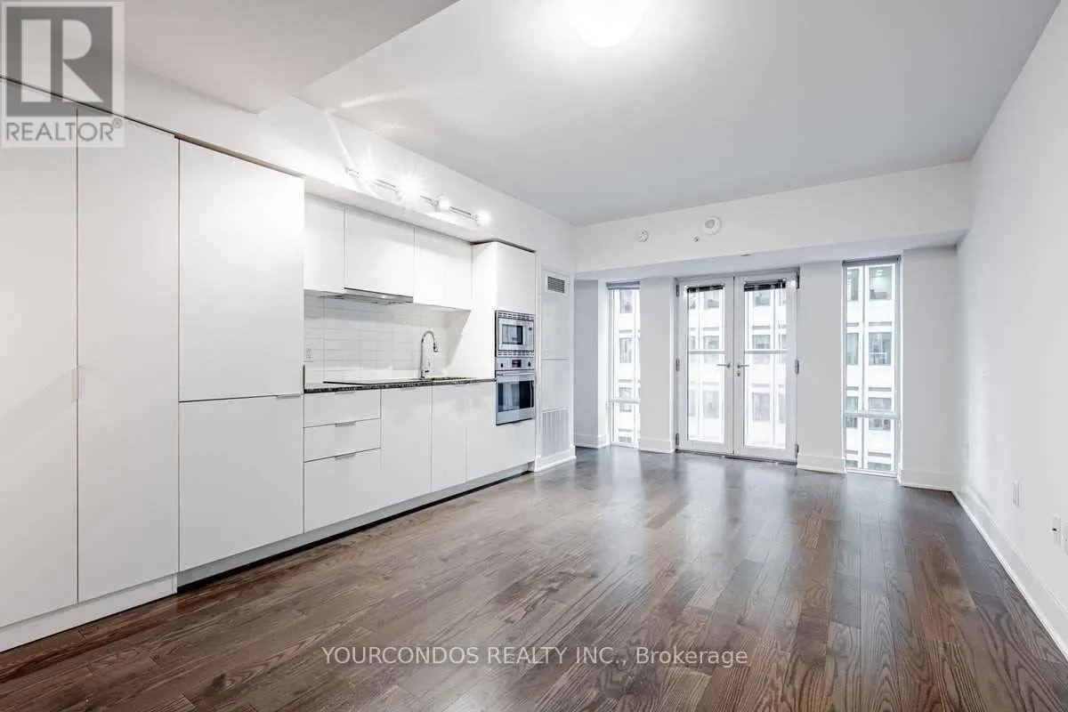 718 - 955 BAY STREET