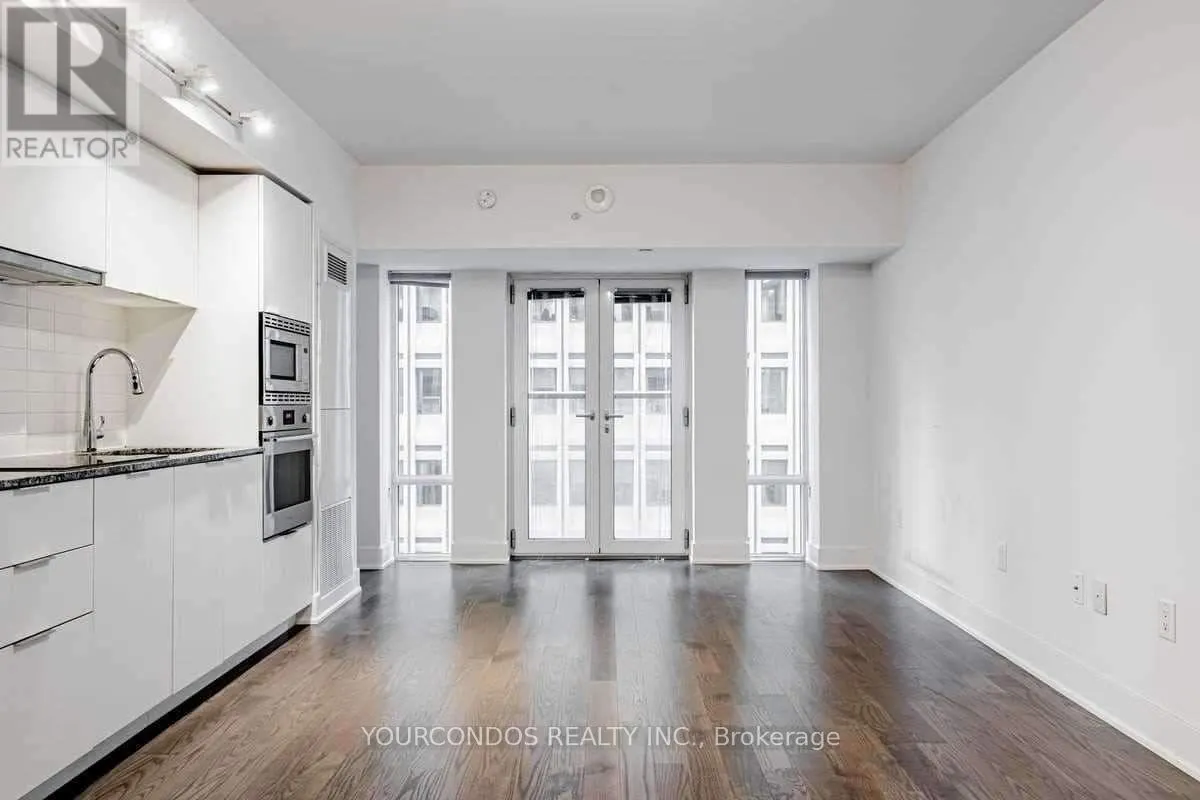 718 - 955 BAY STREET