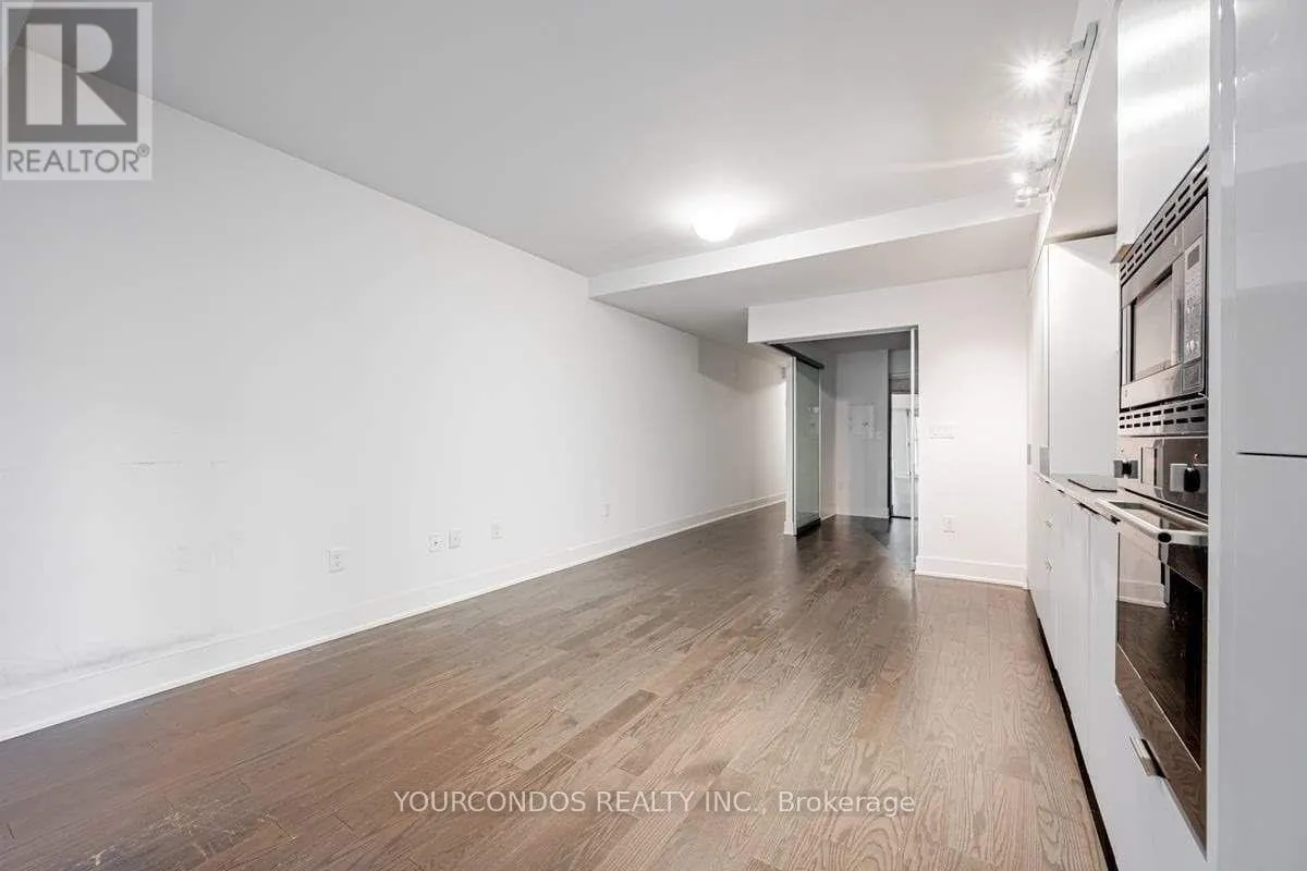 718 - 955 BAY STREET