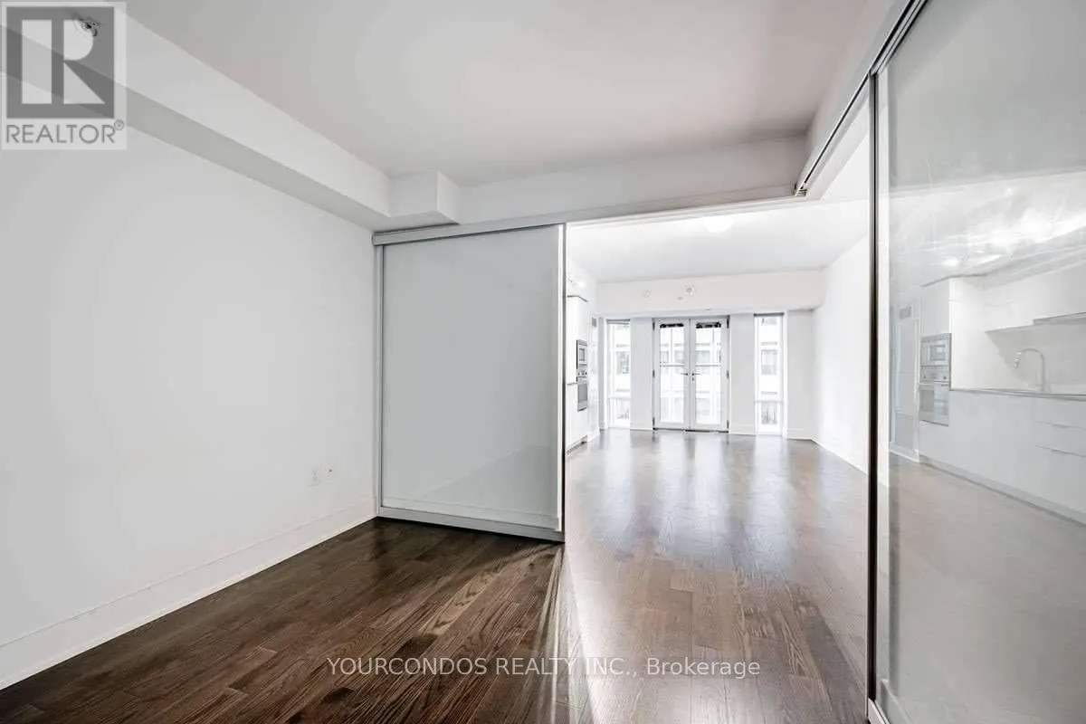 718 - 955 BAY STREET