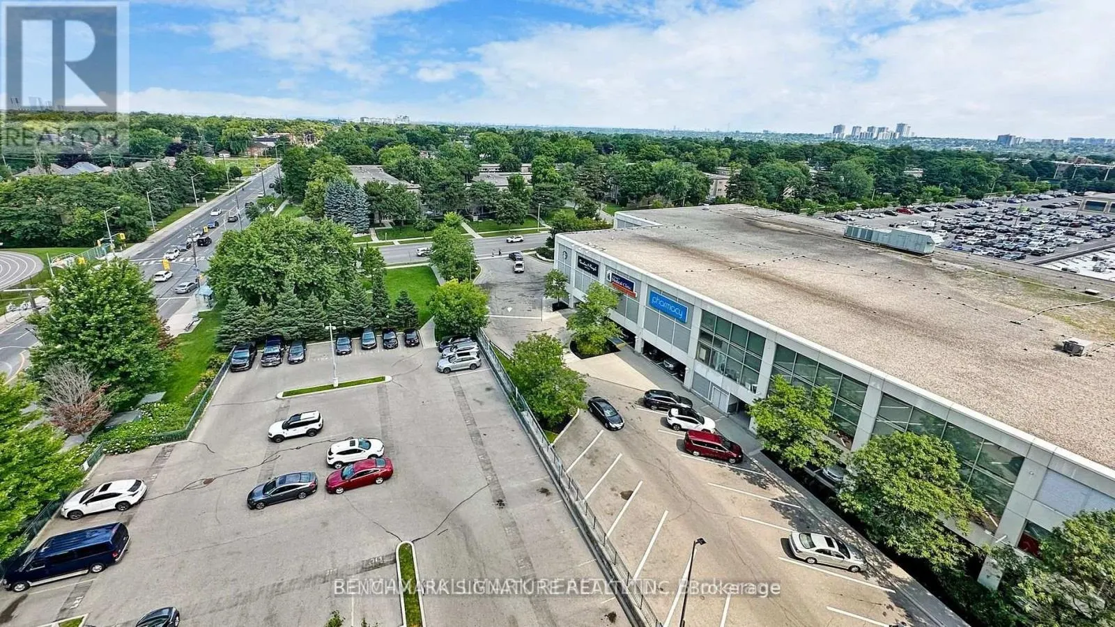 730 - 2885 BAYVIEW AVENUE