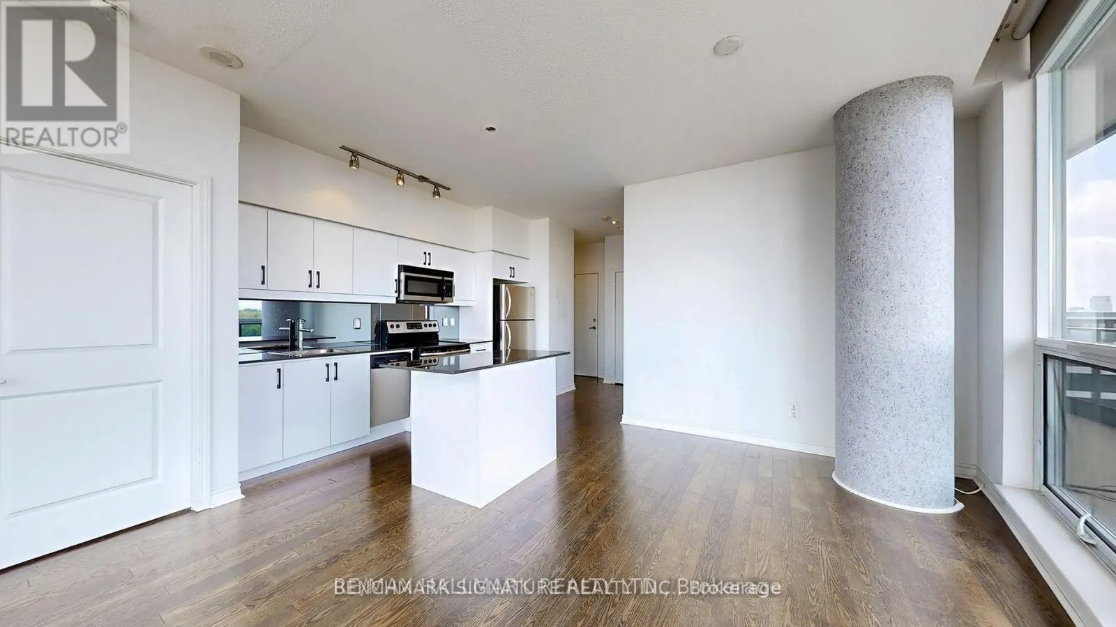 730 - 2885 BAYVIEW AVENUE