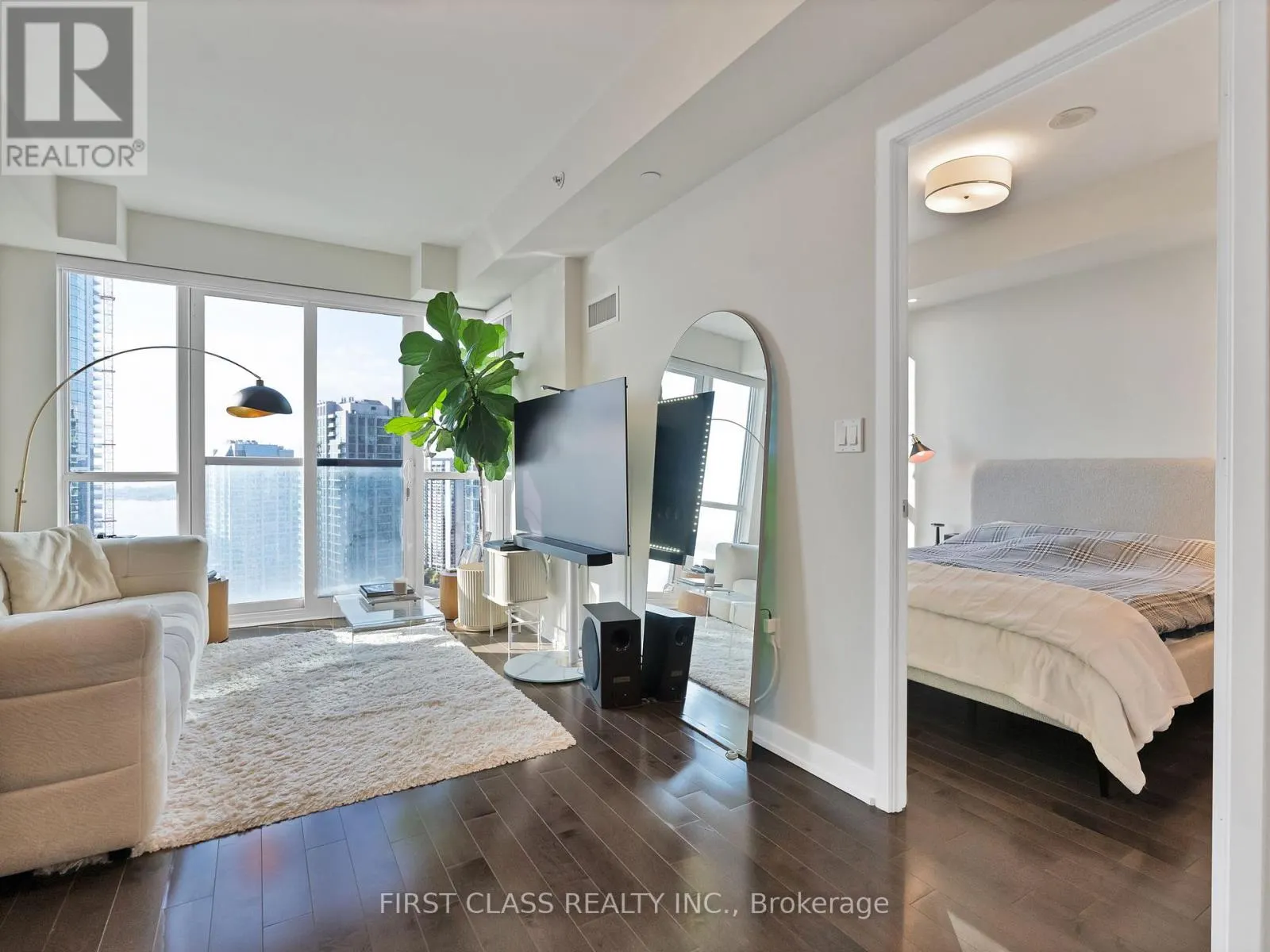 3309 - 1 THE ESPLANADE AVENUE