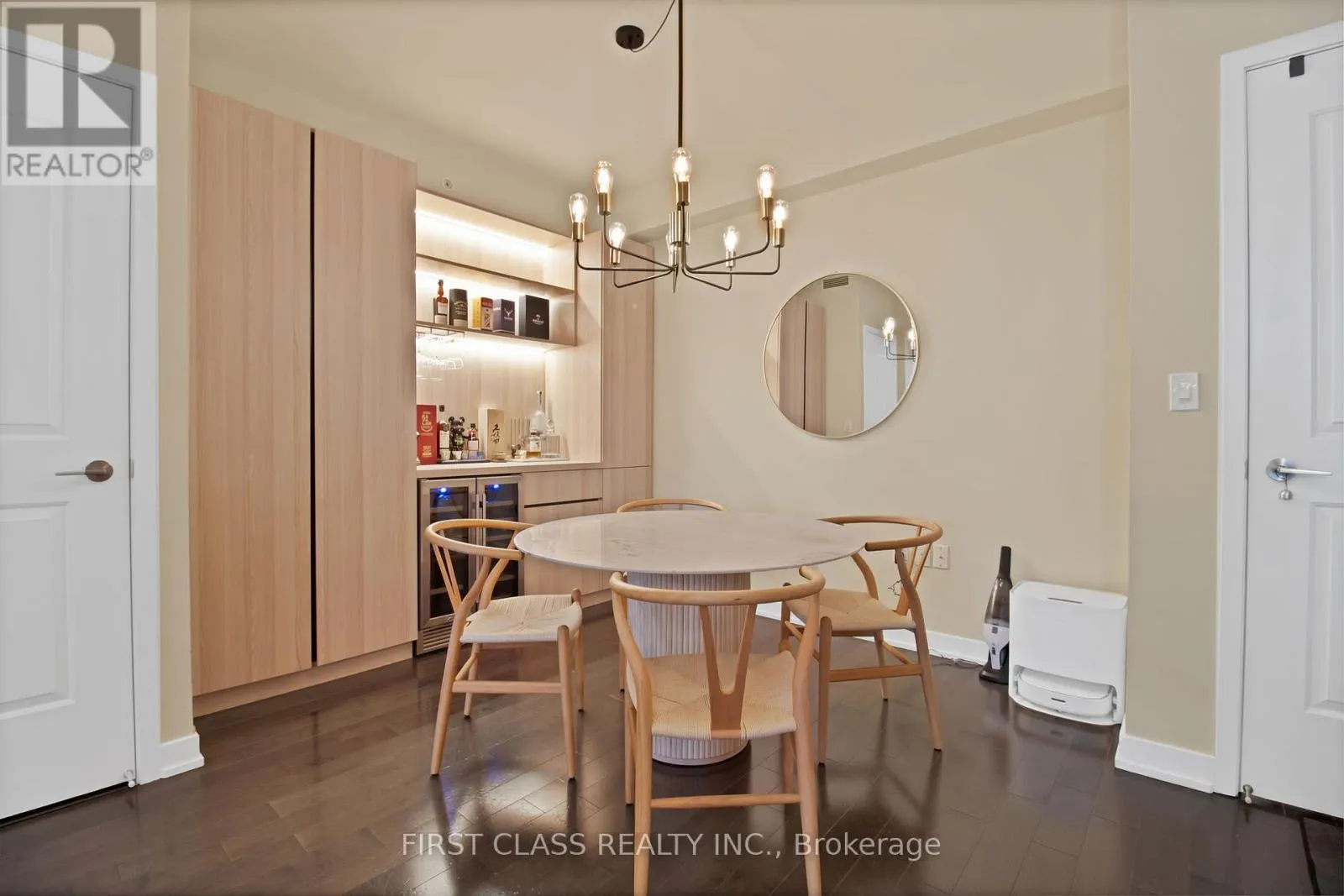 3309 - 1 THE ESPLANADE AVENUE