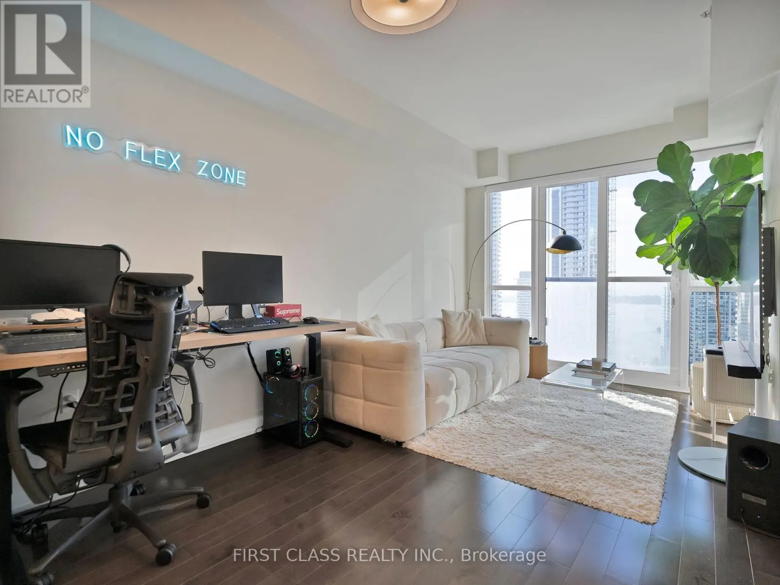 3309 - 1 THE ESPLANADE AVENUE