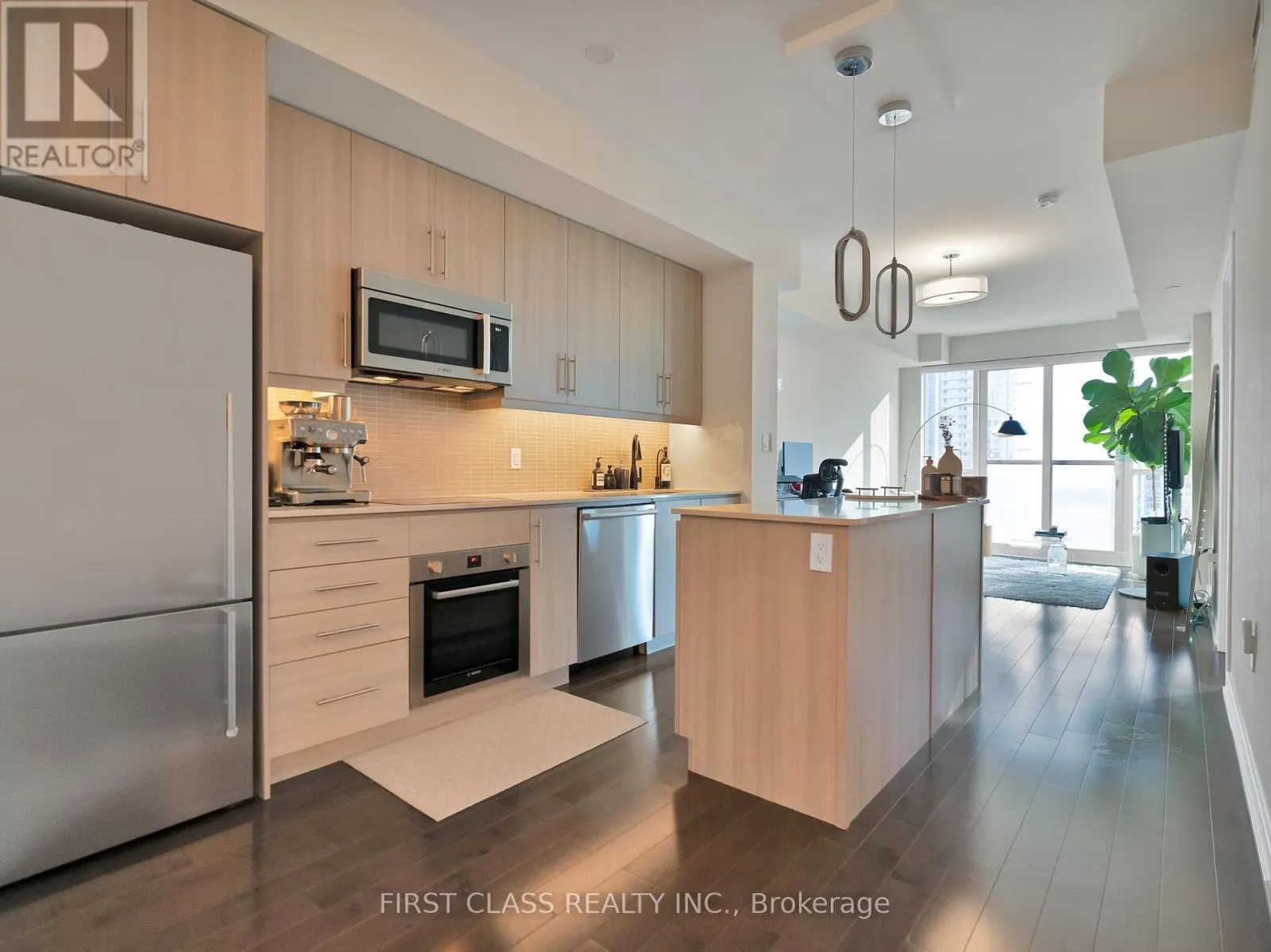 3309 - 1 THE ESPLANADE AVENUE