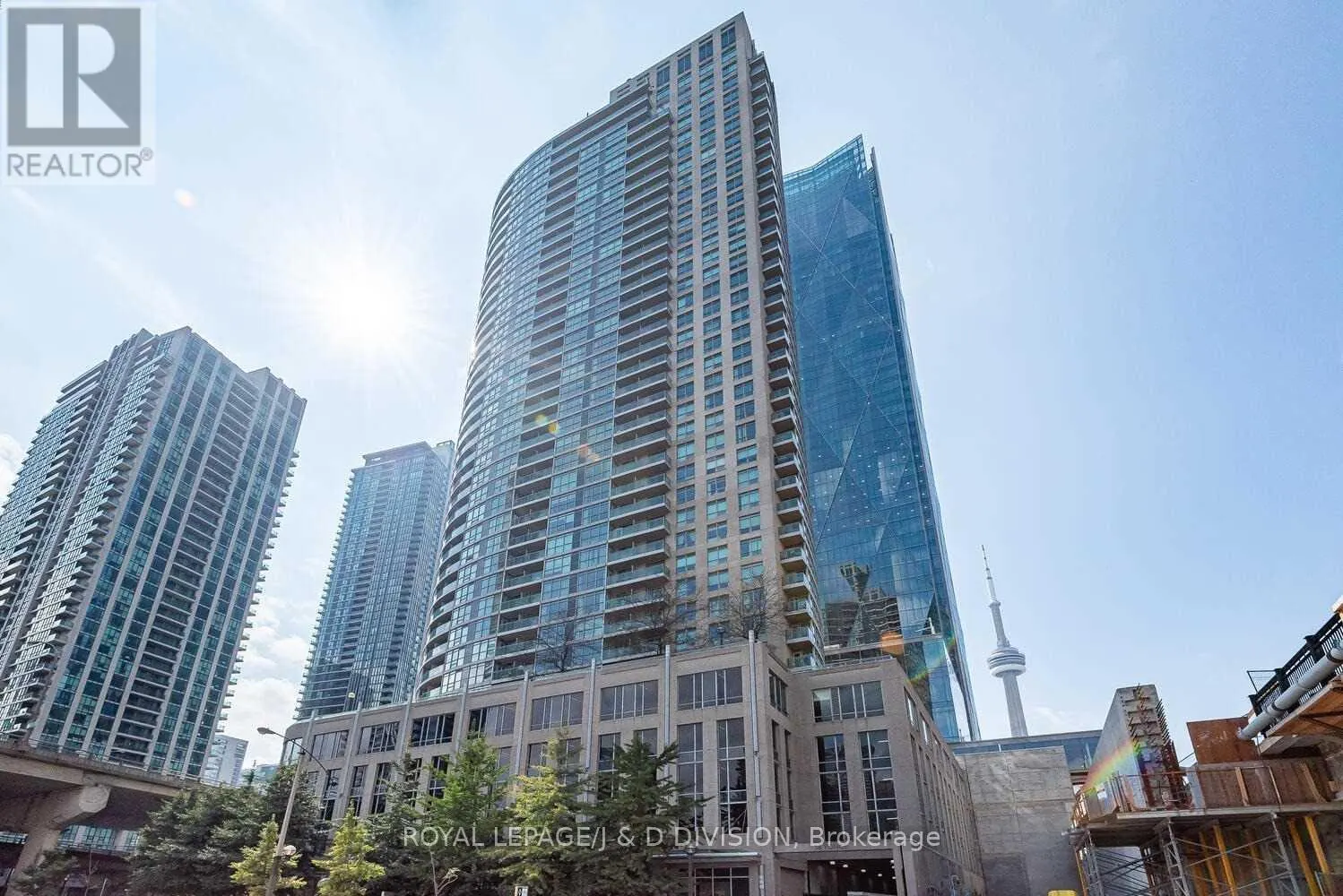 2409 - 18 YONGE STREET