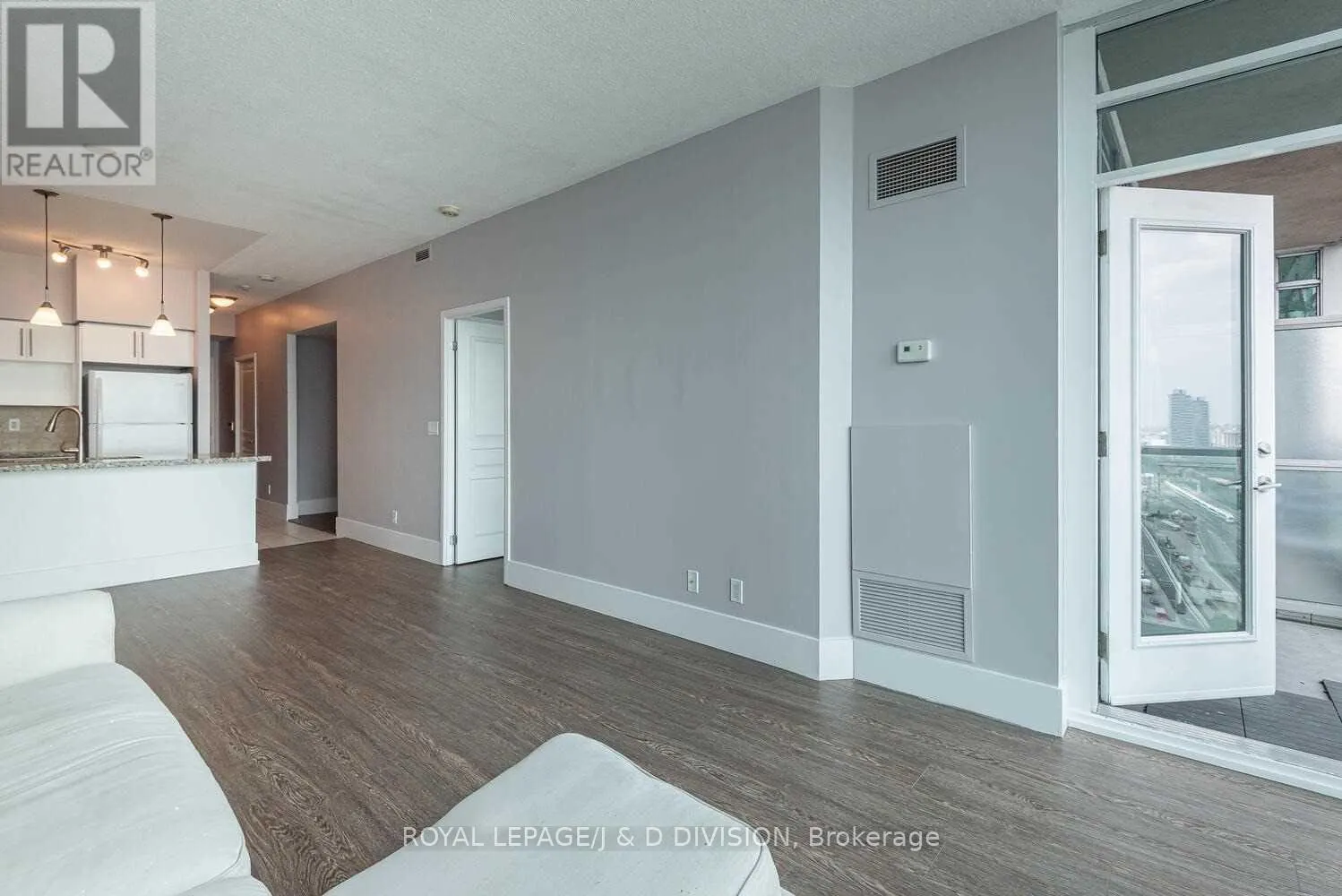 2409 - 18 YONGE STREET