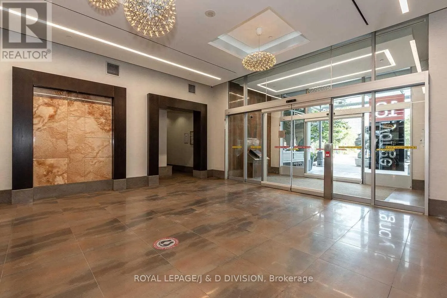 2409 - 18 YONGE STREET