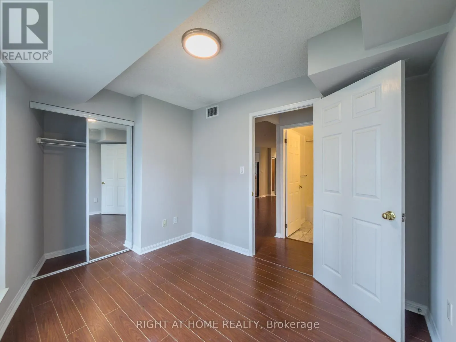 801 - 23 LORRAINE DRIVE