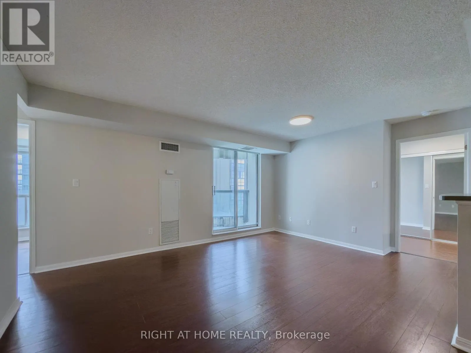 801 - 23 LORRAINE DRIVE