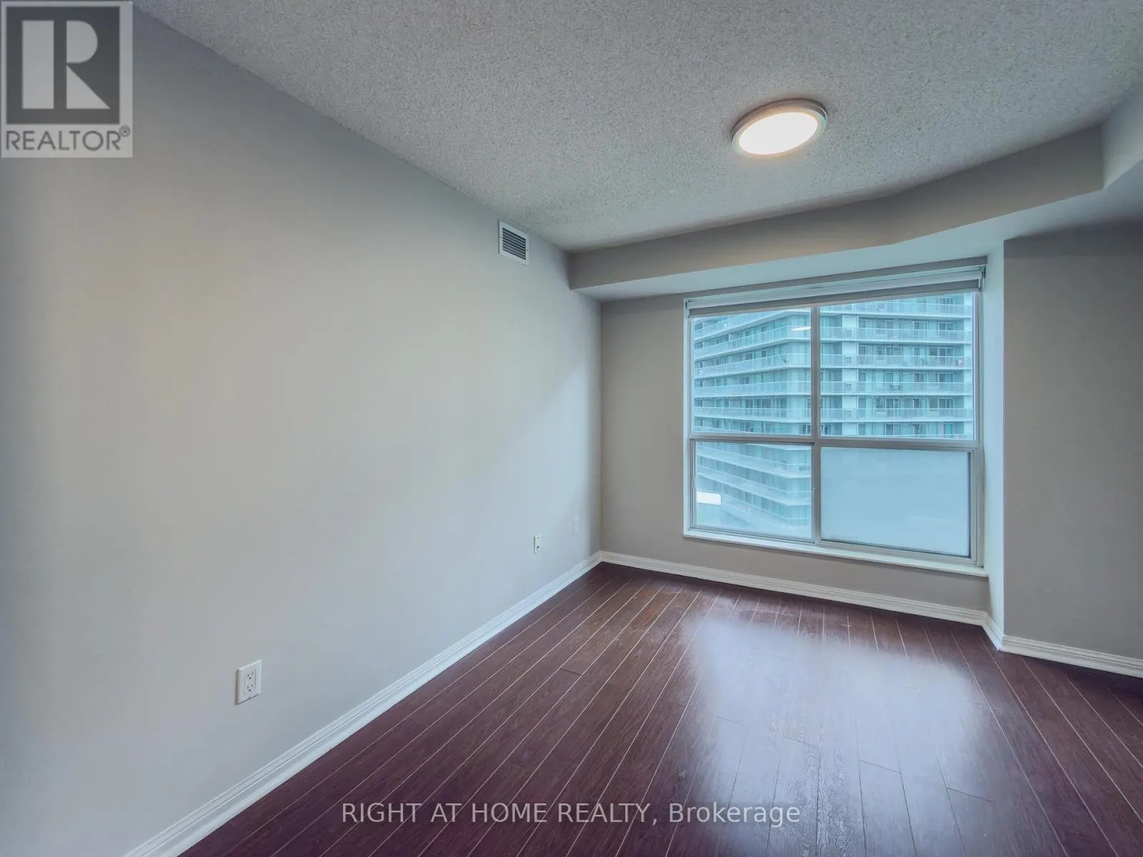 801 - 23 LORRAINE DRIVE