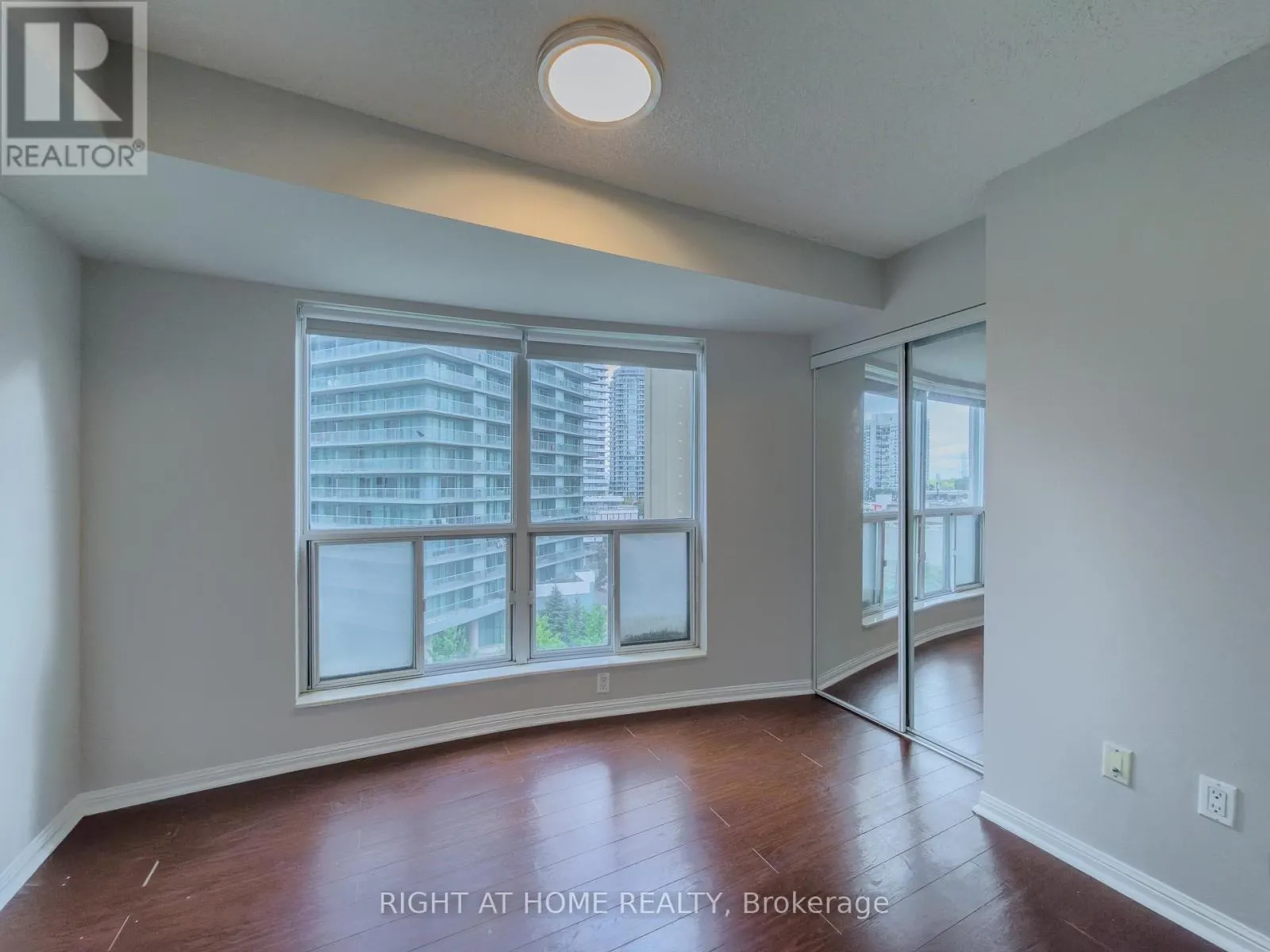 801 - 23 LORRAINE DRIVE