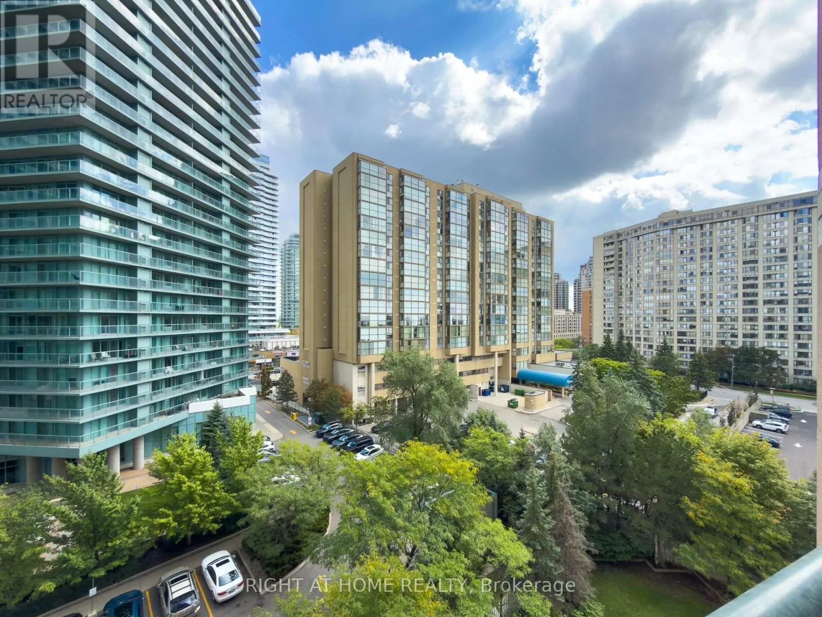 801 - 23 LORRAINE DRIVE