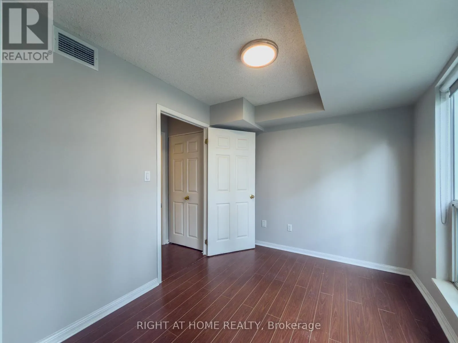 801 - 23 LORRAINE DRIVE