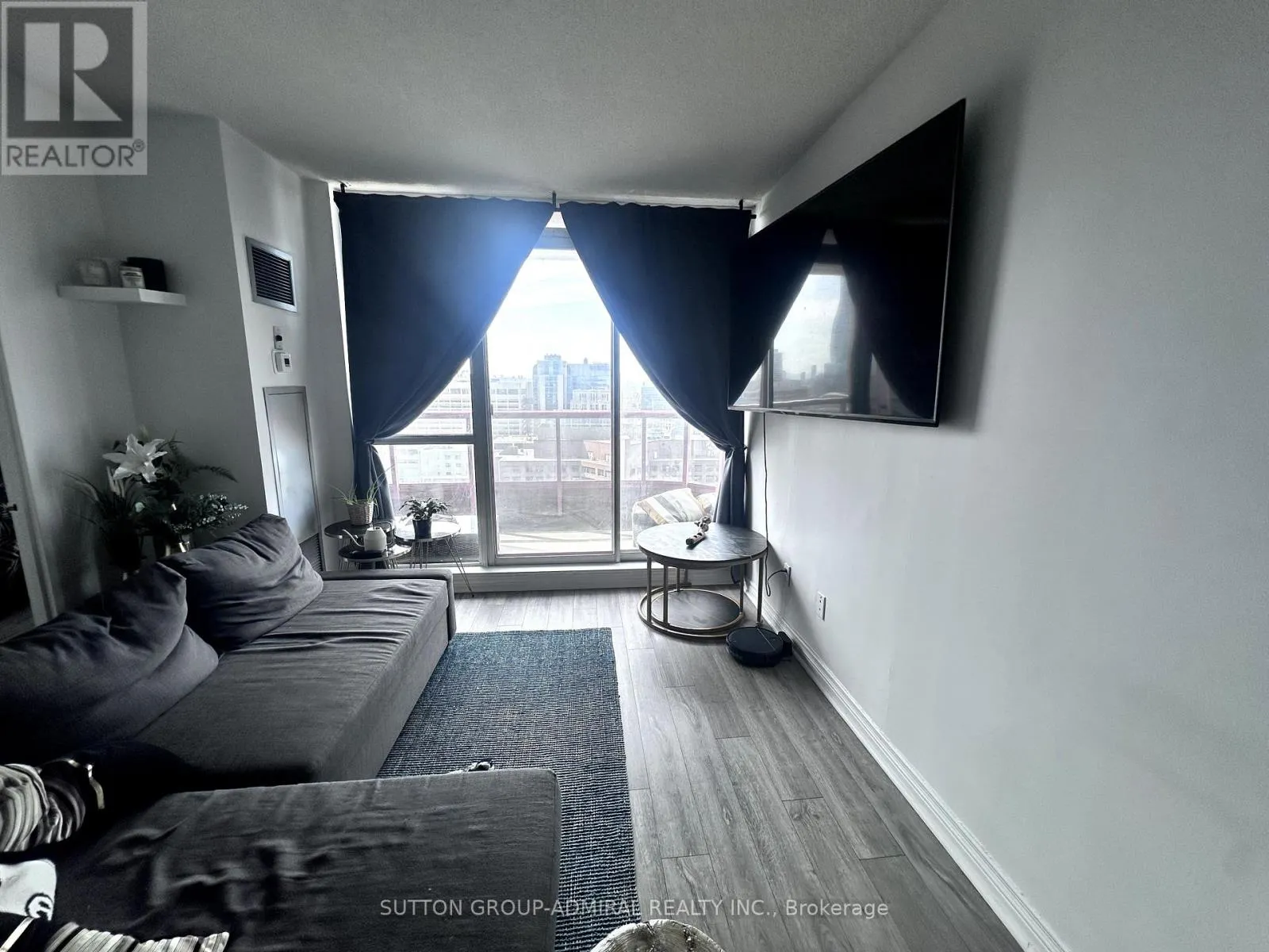 2905 - 736 BAY STREET