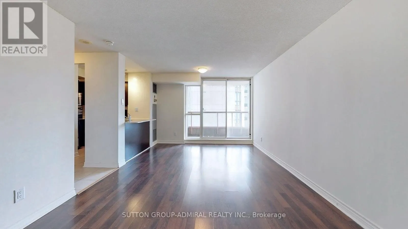 2407 - 736 BAY STREET