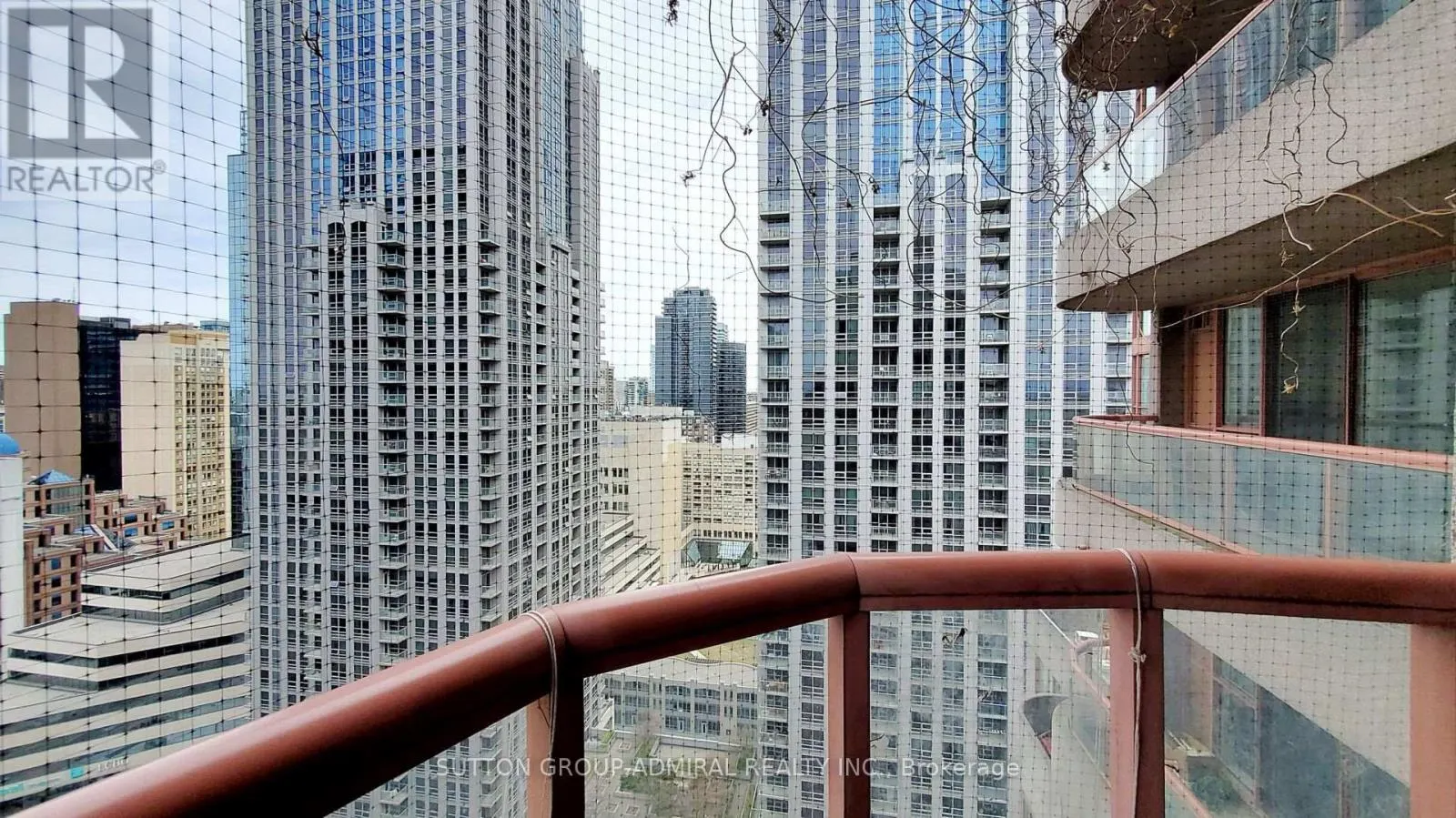 2407 - 736 BAY STREET