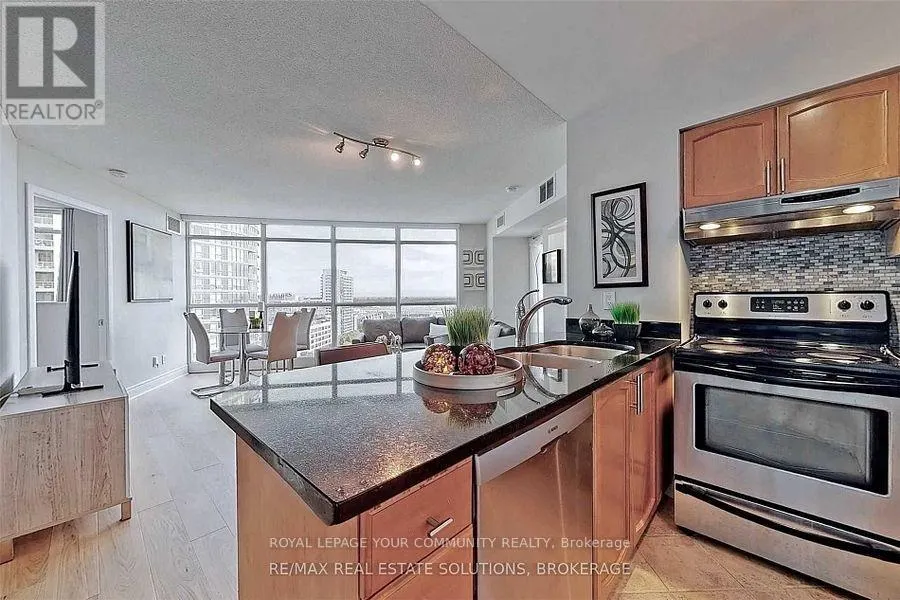 1808 - 219 FORT YORK BOULEVARD