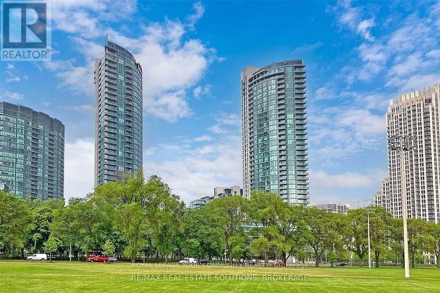 1808 - 219 FORT YORK BOULEVARD