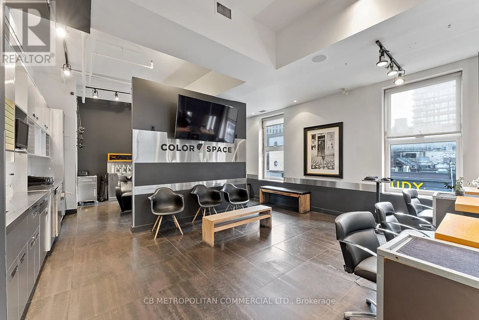 269 QUEEN STREET W