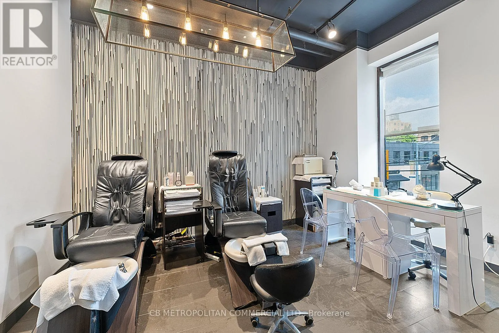 269 QUEEN STREET W